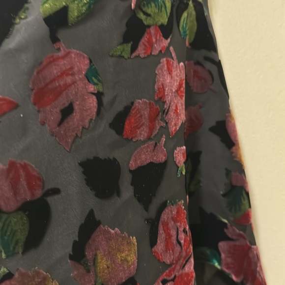 Elegant silk scarf Velvet  scarf flower / leaf pattern - Picture 3 of 7